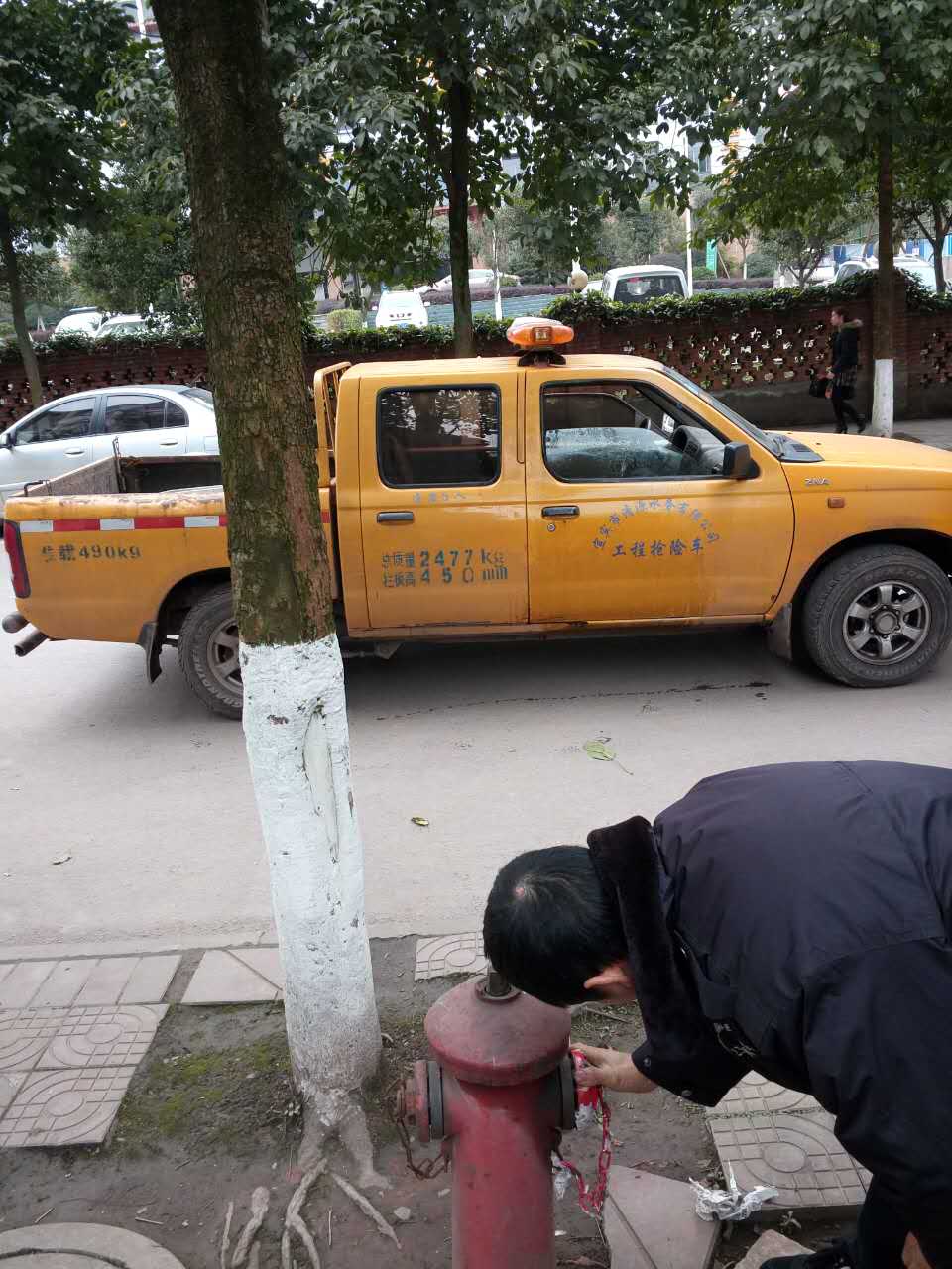 營(yíng)銷部開(kāi)展春節(jié)前市政消火栓維護(hù)保養(yǎng)檢查工作