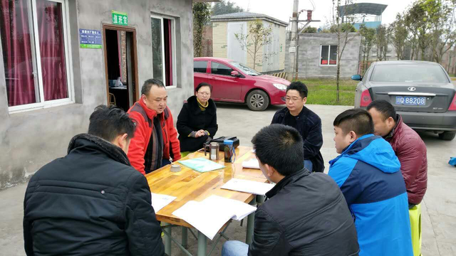 擼起袖子加油干 團結協(xié)作暖人心