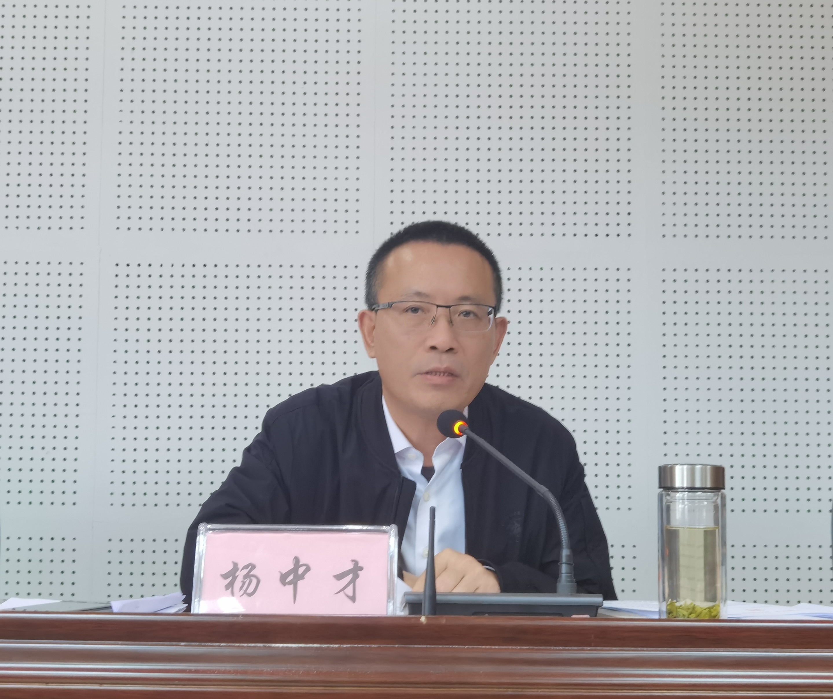 宜賓市公服集團(tuán)第一時間學(xué)習(xí)貫徹落實(shí)市第六次黨代會精神