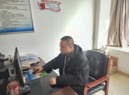 《榜樣在身邊》系列報道——莫正平、梁元 恒心堅(jiān)守鑄典范，砥礪前行綻光芒